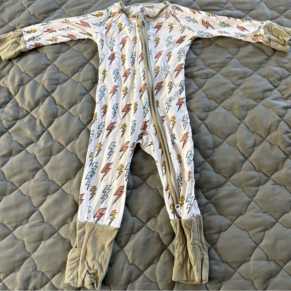 Kids Lightning Bolt One Piece Bamboo Pajama - Kinderlein “Lighting Bolt” Footie